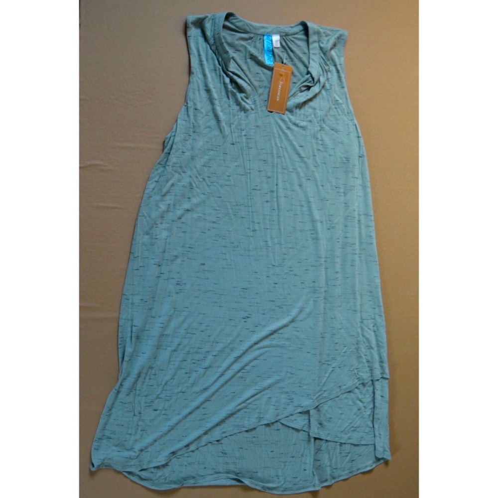 *NEW WITH TAGS* Francesca’s green dress